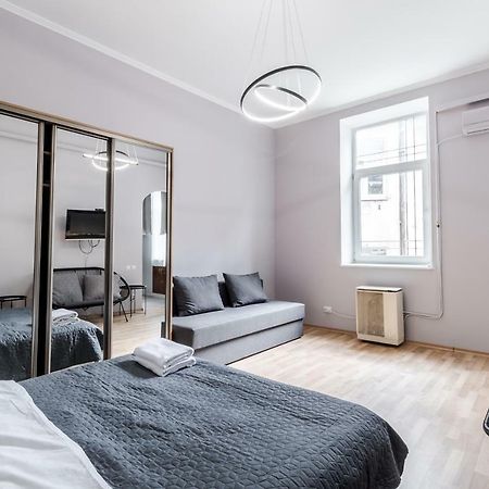 Midwheel Apartment 9 Lviv Exterior photo