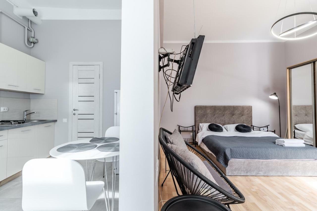 Midwheel Apartment 9 Lviv Exterior photo